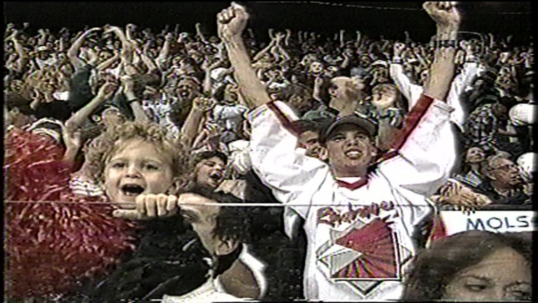 Des partisans des Roadrunners de Montréal au Forum.